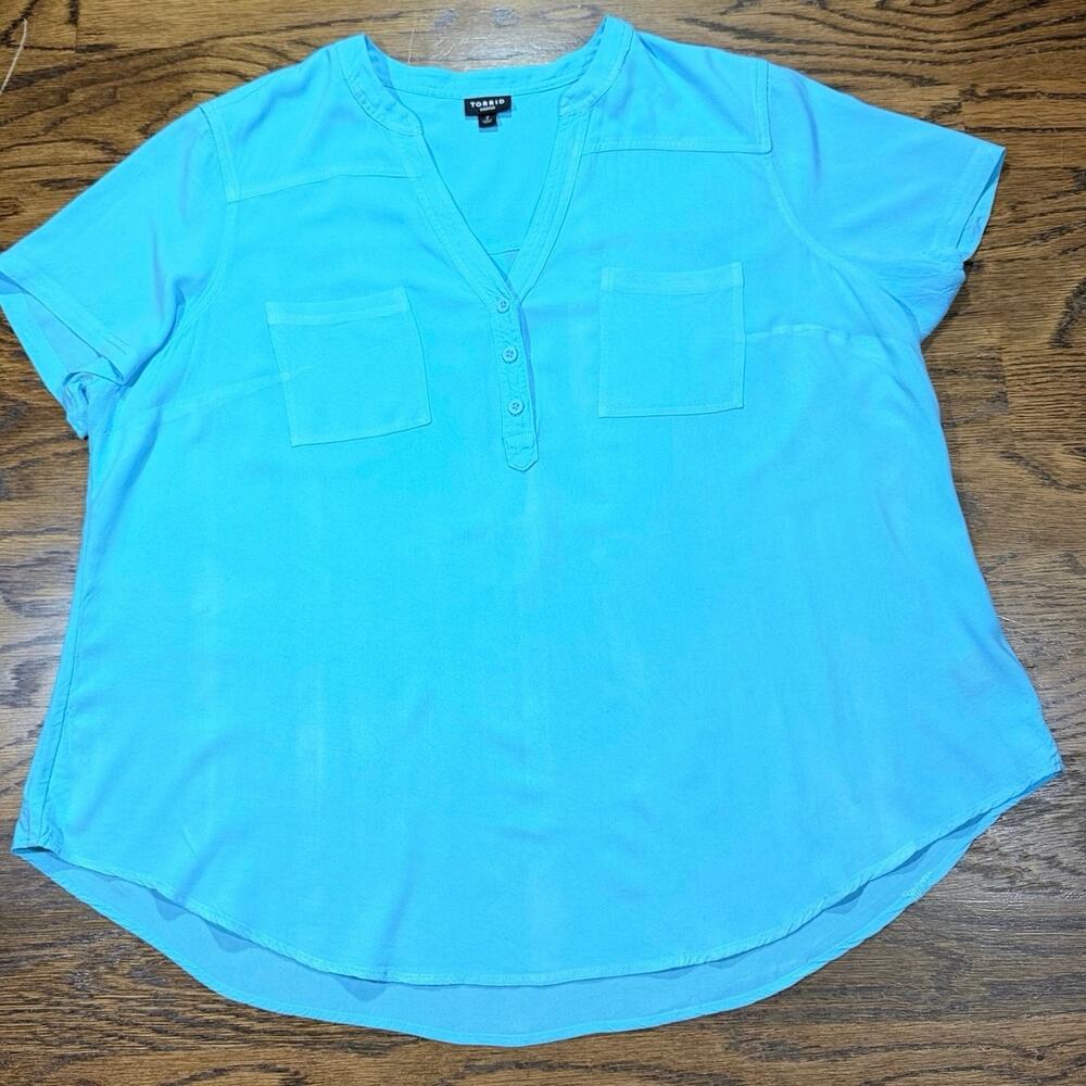 Torrid Harper Blue Blouse Size 2 new like condition